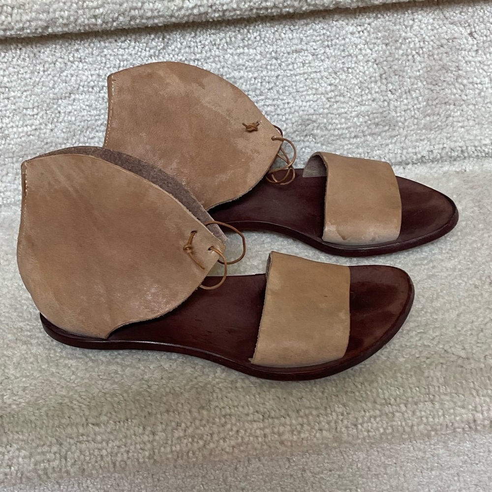 Cydwoq size 37 leather sandals